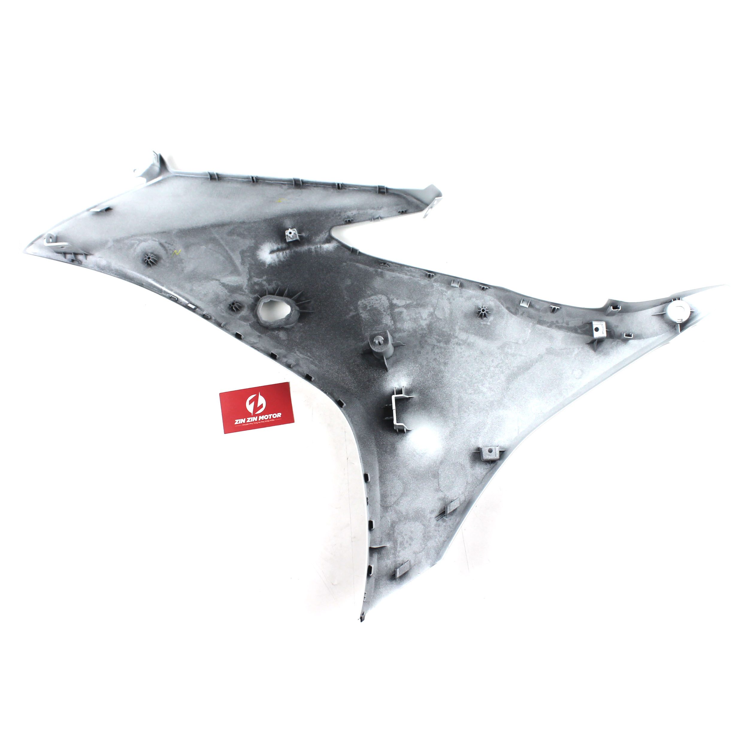 Cánh Yếm Phải Trắng - GSX R150 3 Cánh Yếm Phải Trắng - GSX R150