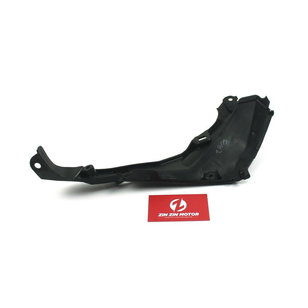 Nhựa Nhám Đầu Đèn Dưới Phải - CBR 150R 2 Nhựa Nhám Đầu Đèn Dưới Phải - CBR 150R
