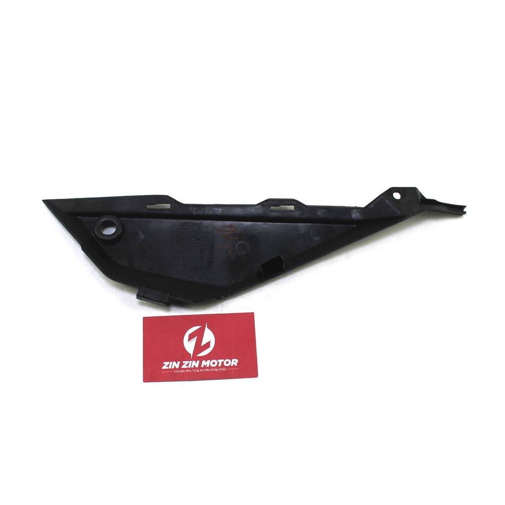 Nhựa Nhám Ốp Hông Phải - CBR 150R