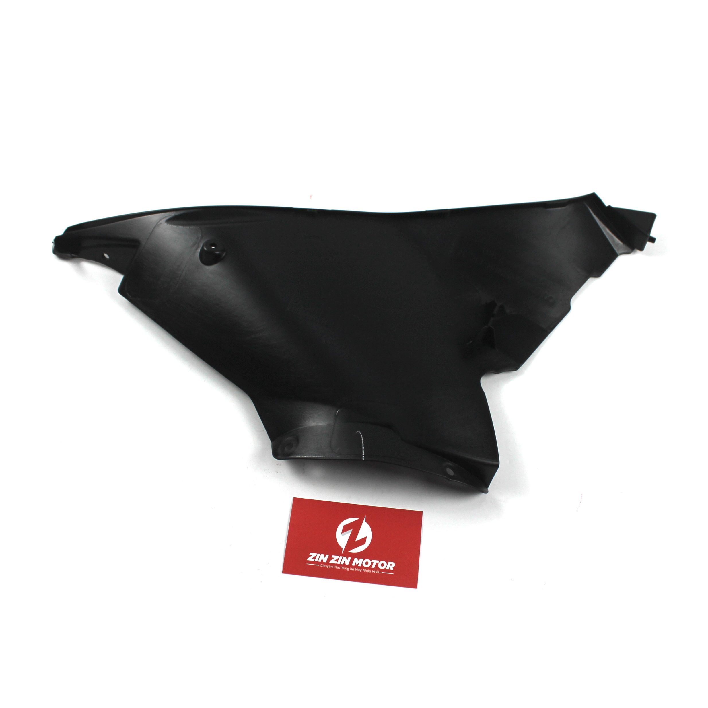 Nhựa Nhám Yếm Phía Trong Phải - GSX R150 2 Nhựa Nhám Yếm Phía Trong Phải - GSX R150