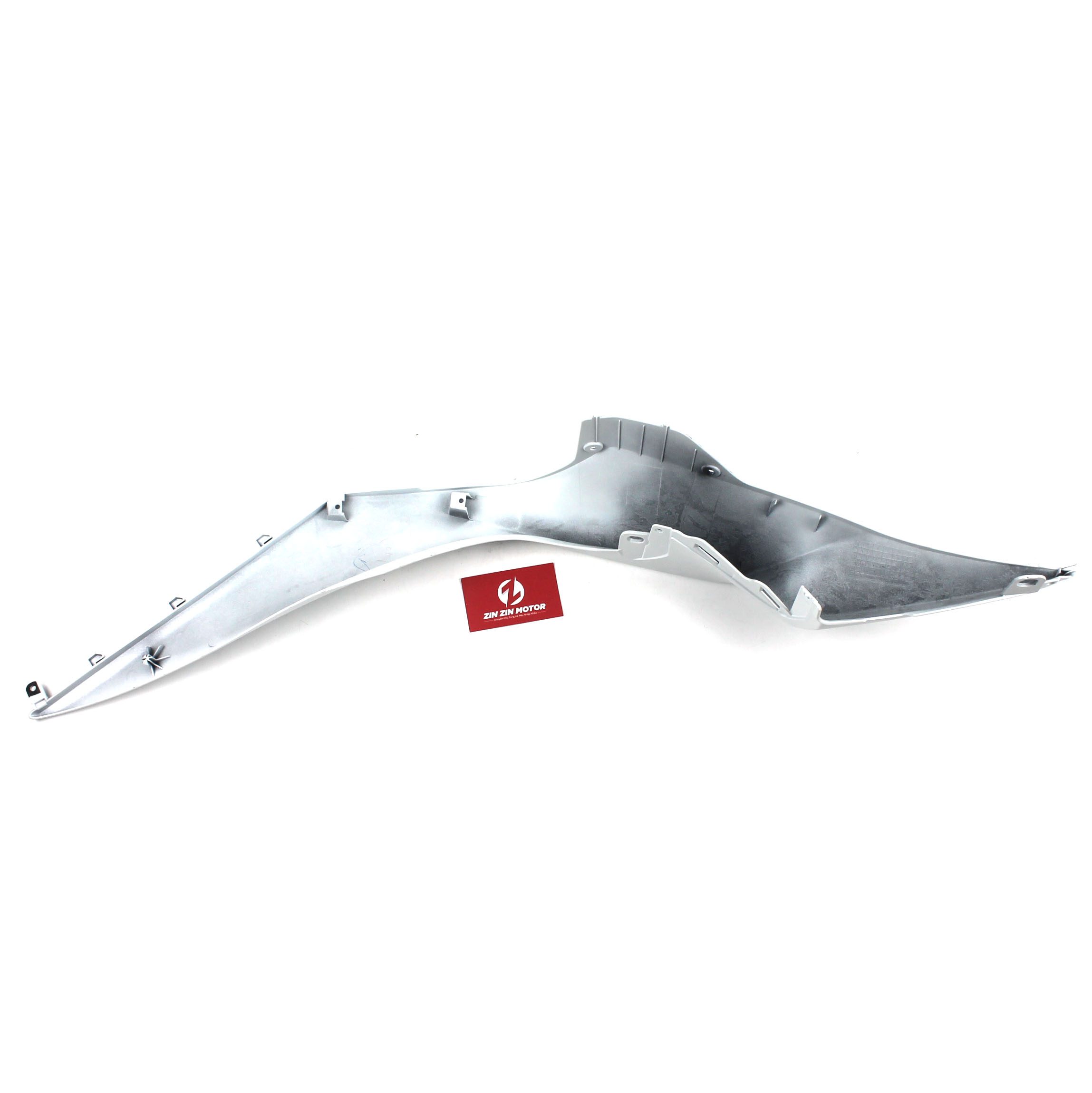 Ốp Hông Sườn Sau Trái Trắng - GSX R150, GSX S150 3 Ốp Hông Sườn Sau Trái Trắng - GSX R150, GSX S150
